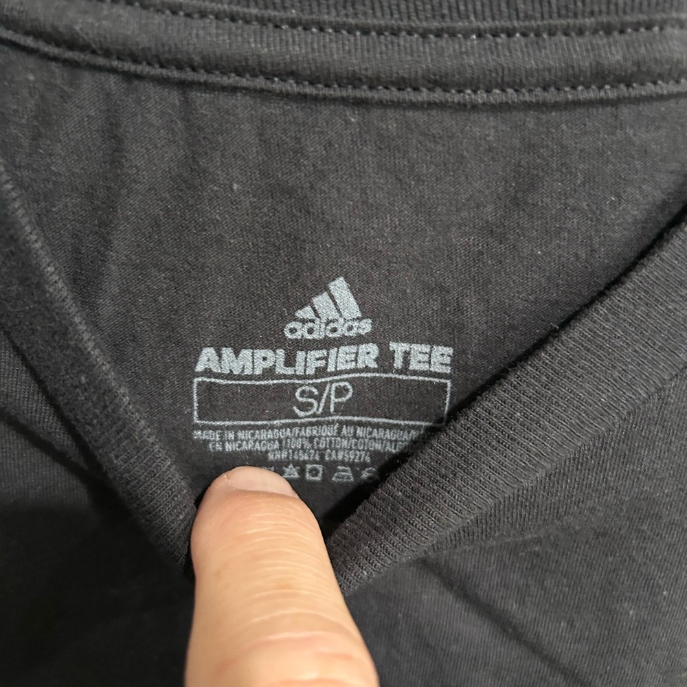 Adidas T Shirt - Picture 3 of 3